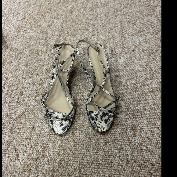 Theory Strappy Sandal in Python Print Leather Kitten Heel Size 39 - Picture 1 of 4